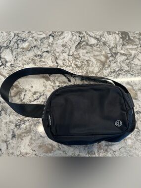 Lululemon belt bag 1L